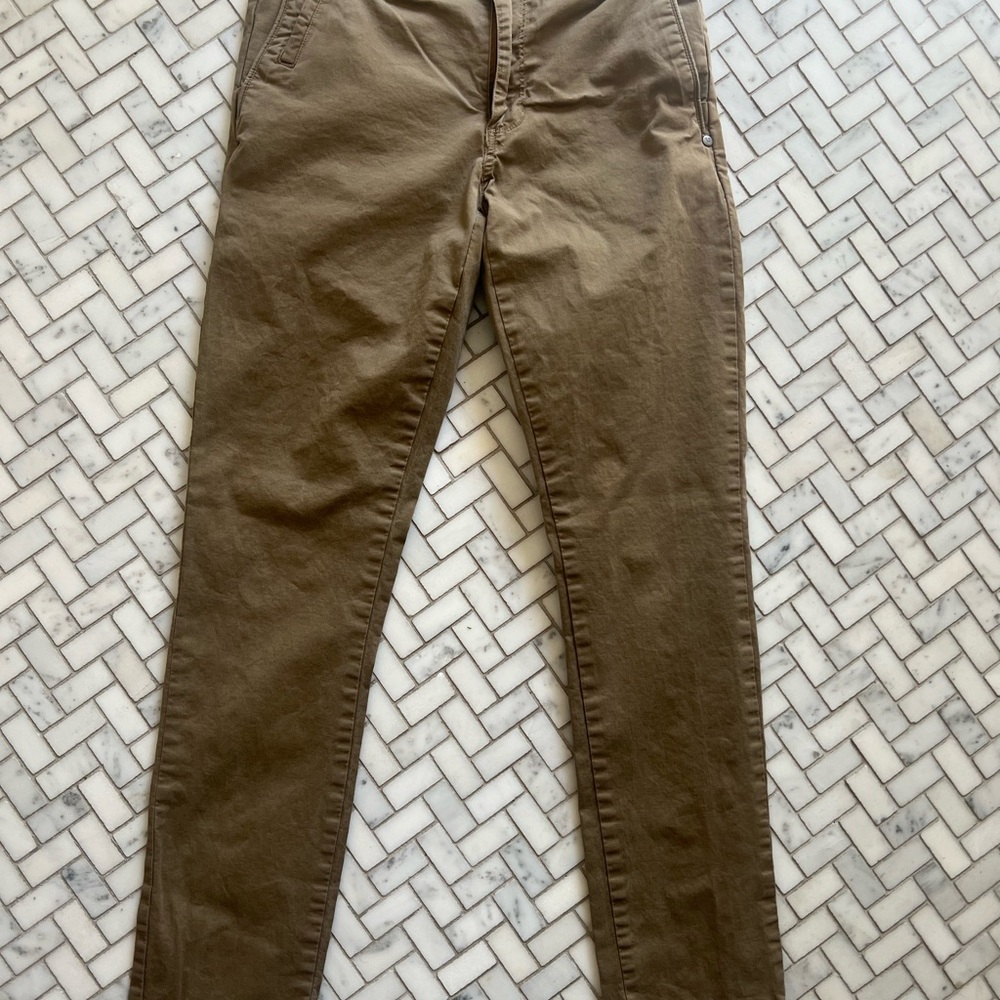 Vuori Collins Chino pant size 28